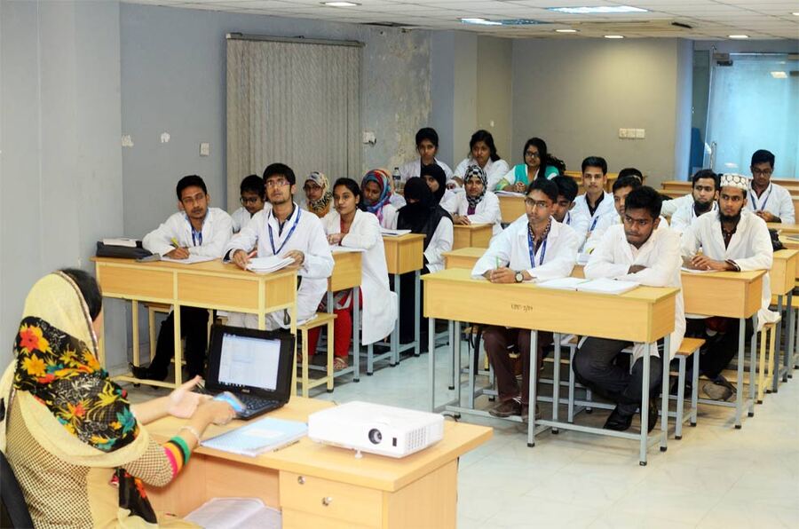 Universal Medical College* - College Image