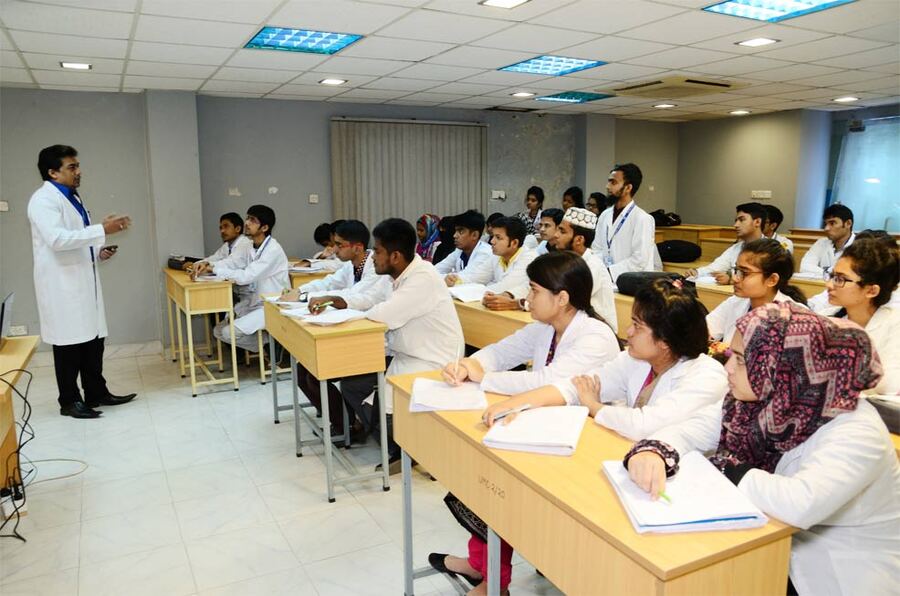 Universal Medical College* - College Image
