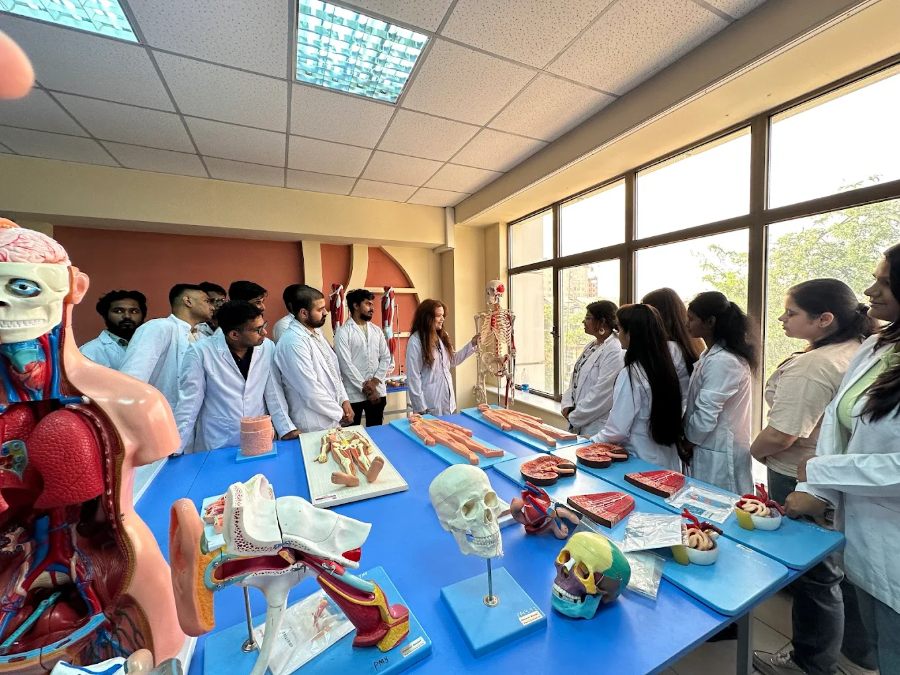 Royal Metropolitan University - College Image
