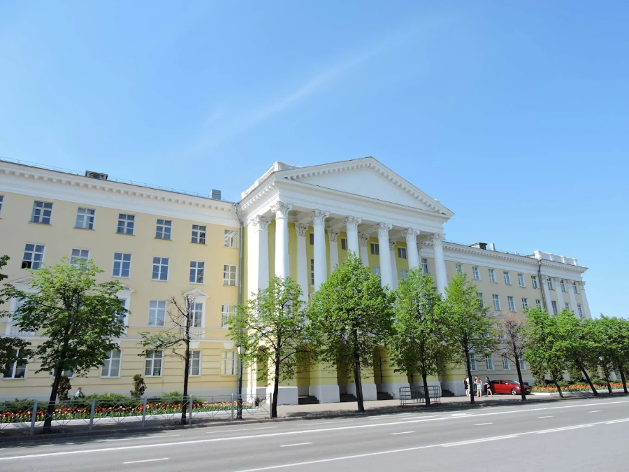 Kazan Federal University* - College Image