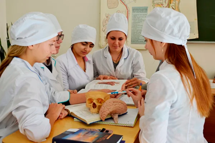 Kirov State Medical University* - College Image