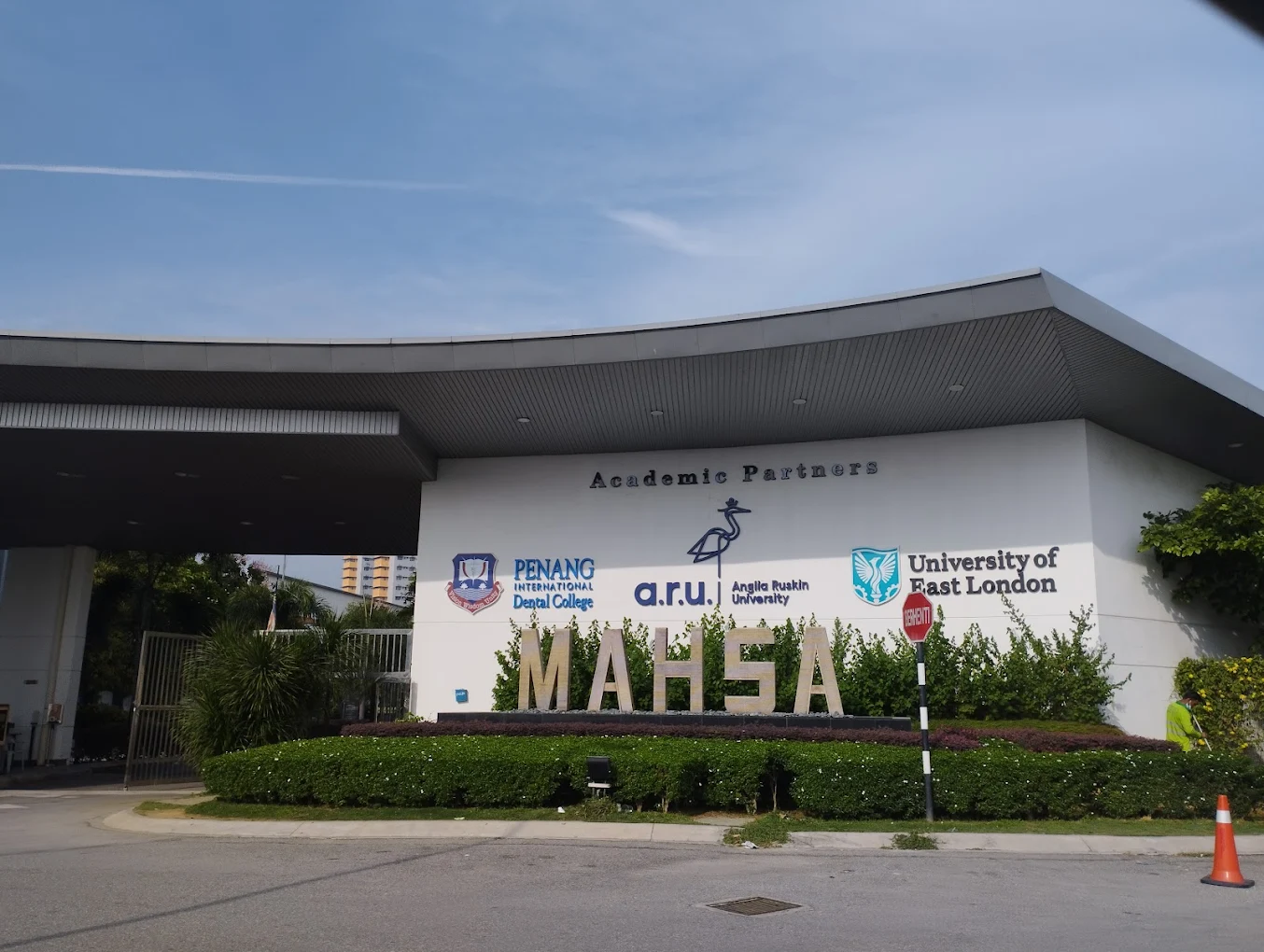 Mahsa  University - College Image