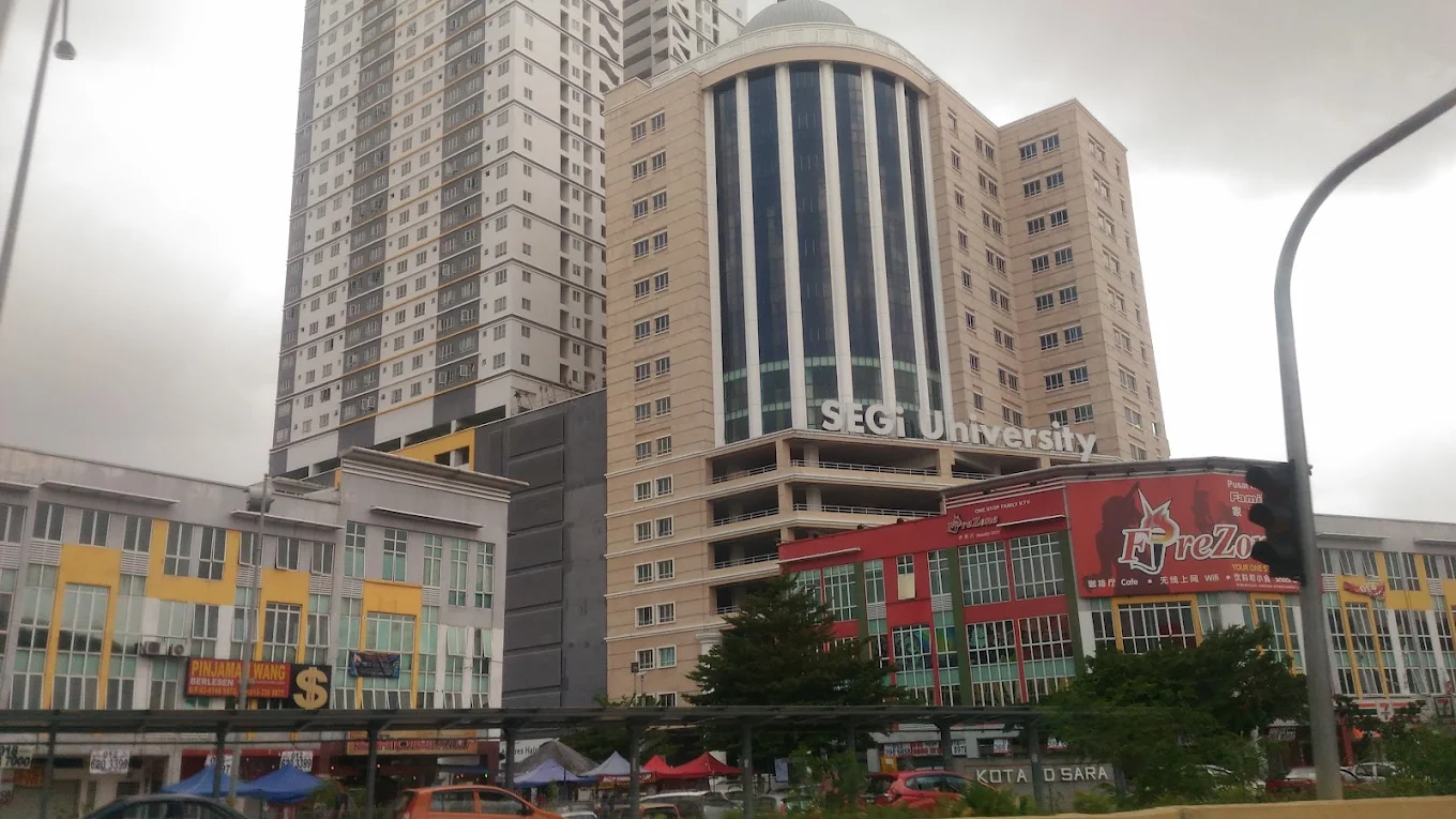 SEGi University - College Image