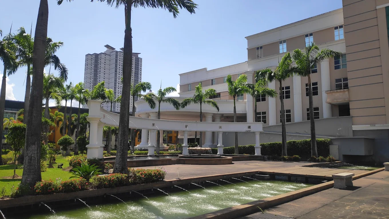 SEGi University - College Image
