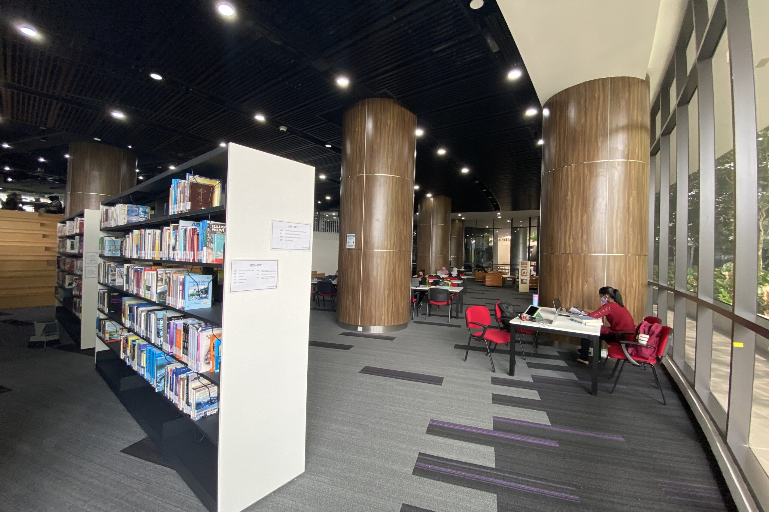 Asian Metropolitan University - College Image