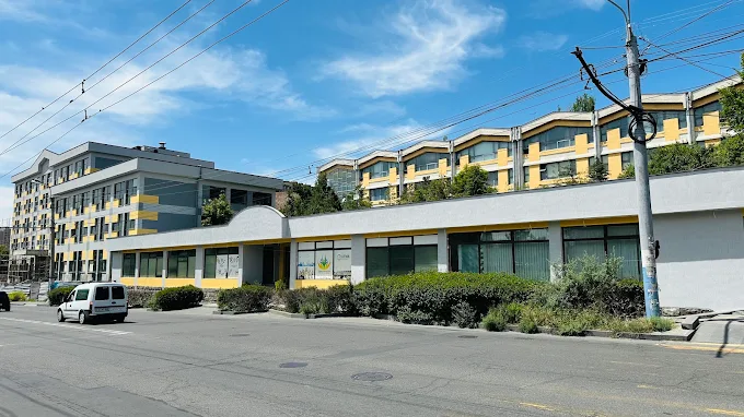 University of Traditional Medicine - College Image