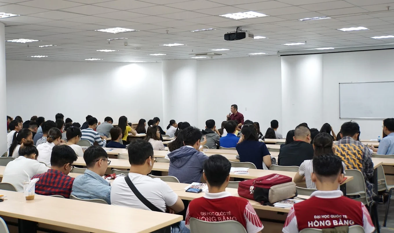 Hong Bang International University - College Image