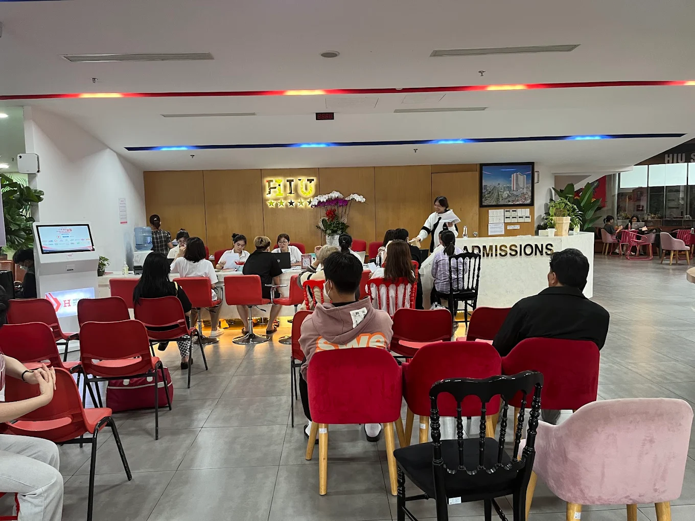 Hong Bang International University - College Image