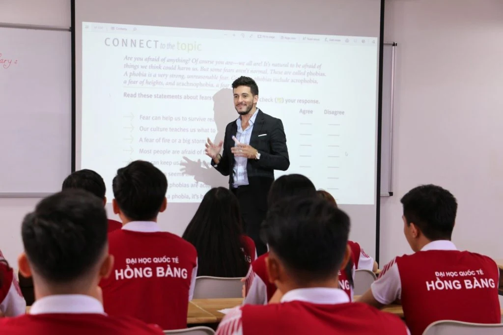 Hong Bang International University - College Image