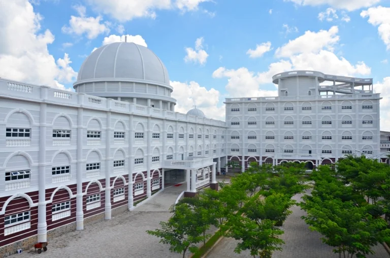 Vo Truong Toan University - College Image