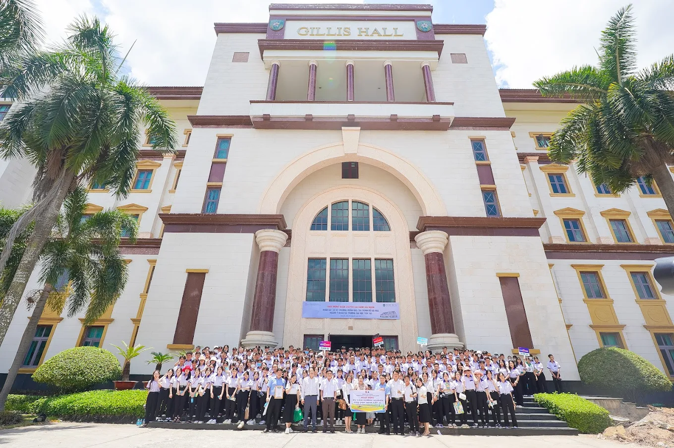 Tan Tao University - College Image