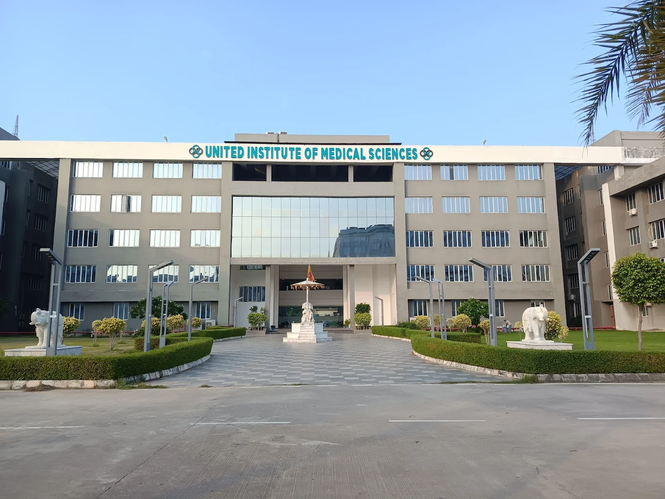 United Medical College, Prayagraj - Campus