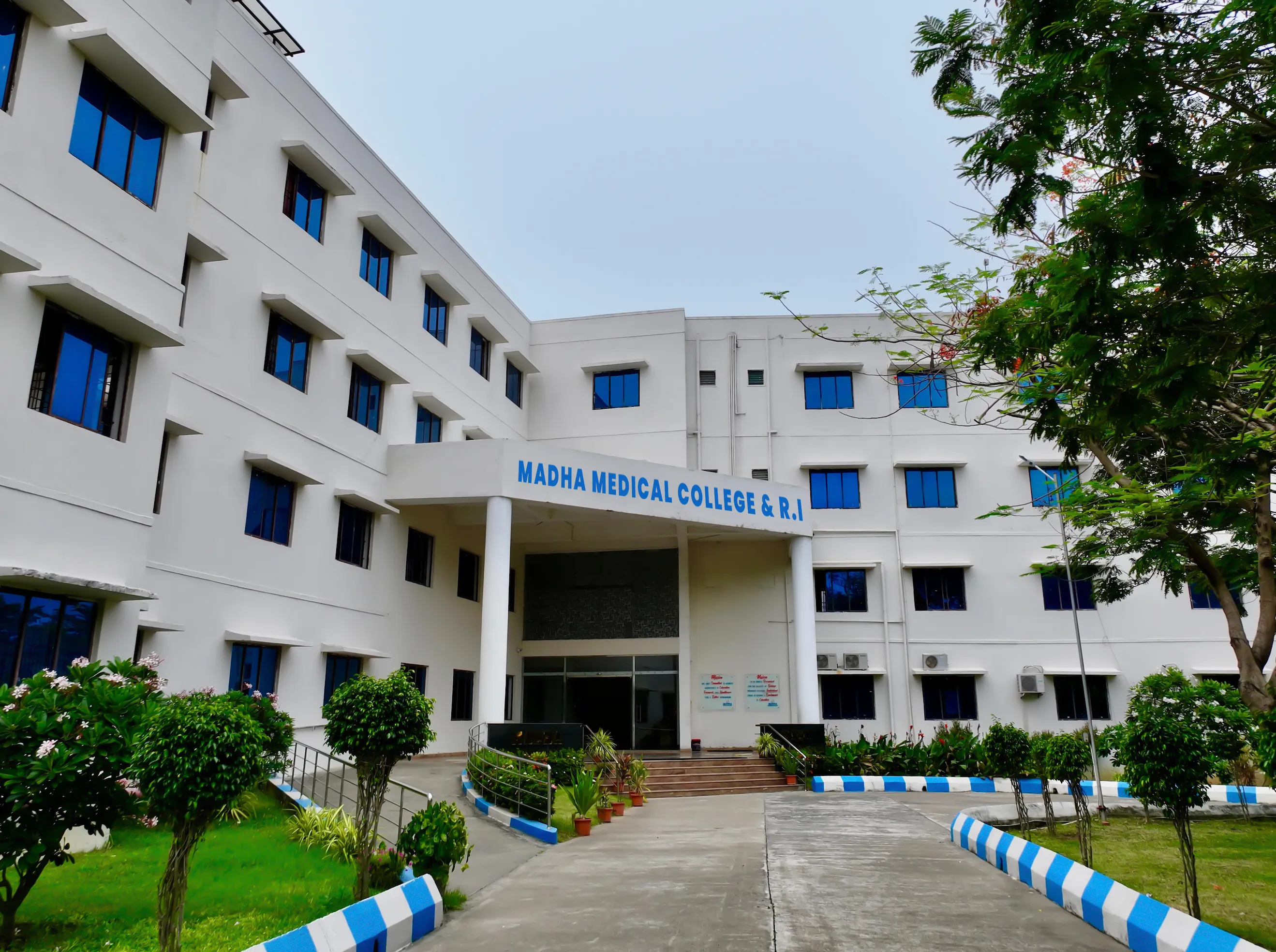 Madha Medical College, Thandalam - CAMPUS
