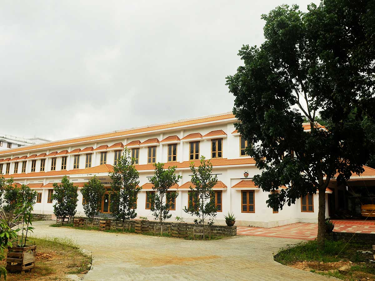 Sree Mookambika Institute of Medical Science, Kanyakumari - CAMPUS