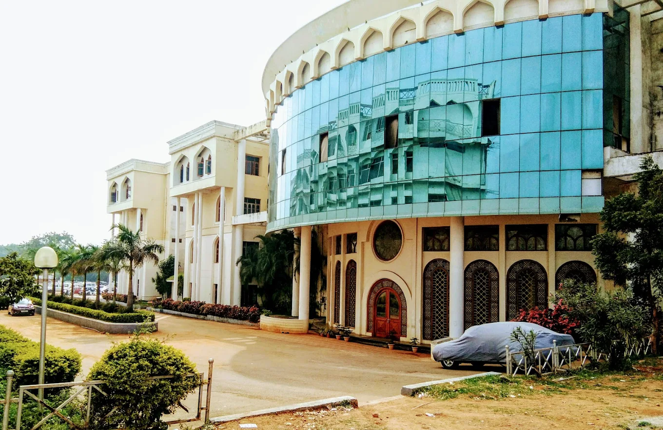 Shadan Institute of Medical Science Research Centre and Teaching Hospital, Peerancheru - CAMPUS