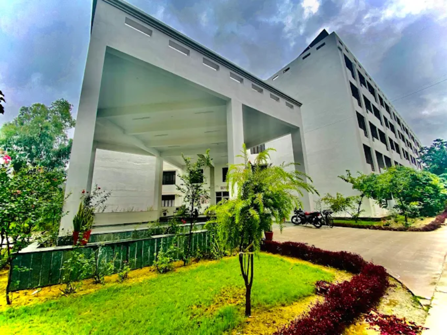 Hind Institute of Medical Sciences, Sitapur - College Image