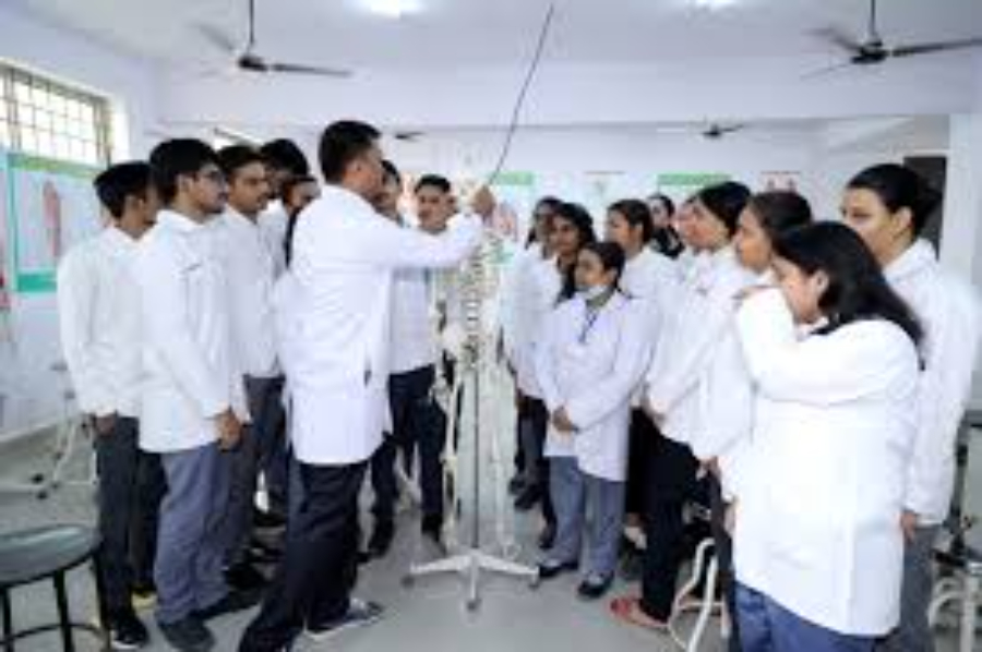 Krishna Mohan Medical College & Hospital, Mathura - College Image