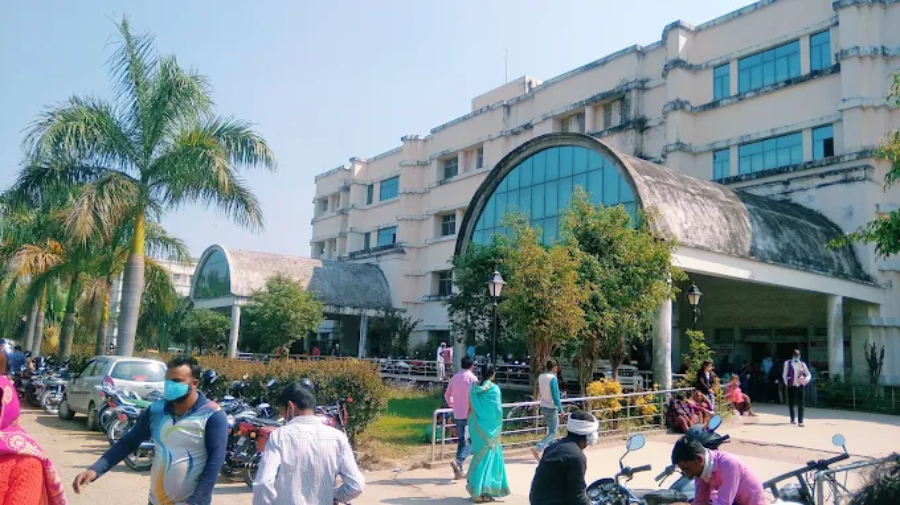 Mahamaya Rajkiya Allopathic Medical College (GMC), Ambedkar Nagar - College Image