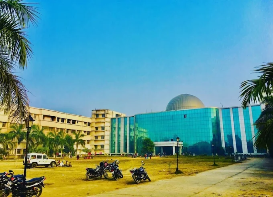 Mahamaya Rajkiya Allopathic Medical College (GMC), Ambedkar Nagar - College Image