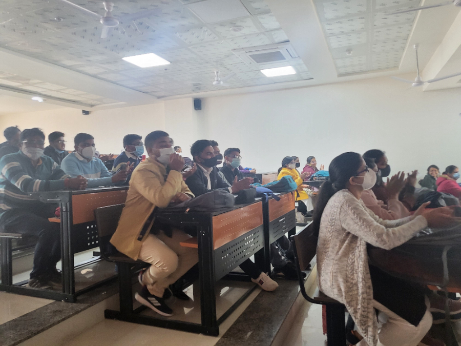 Maharshi Devraha Baba Autonomous State Medical College, Deoria - College Image