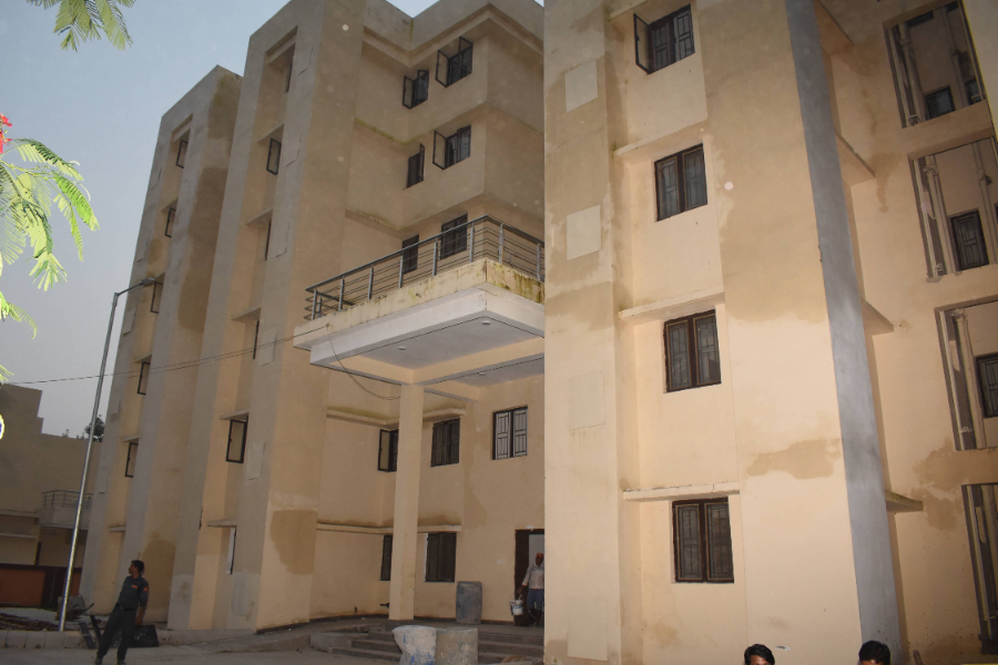 Maharshi Devraha Baba Autonomous State Medical College, Deoria - College Image