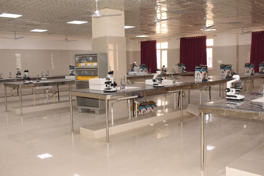 Maharshi Devraha Baba Autonomous State Medical College, Deoria - College Image