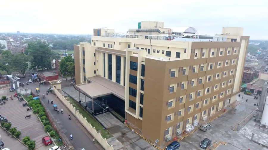 S N Medical College, Agra - College Image