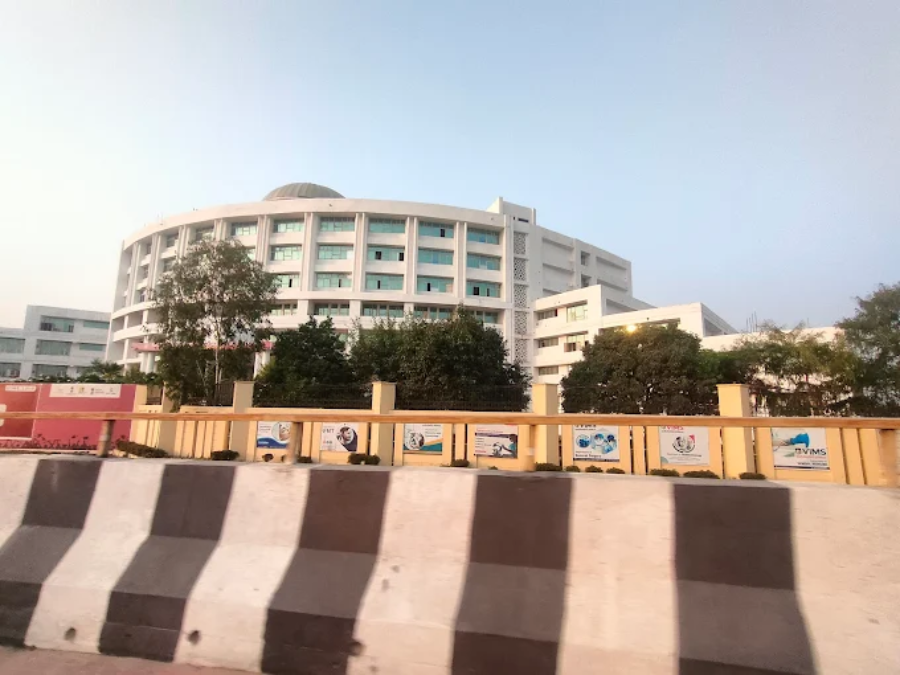 Shri Venkateshwara Institute of Medical Sciences, Gajraula - College Image