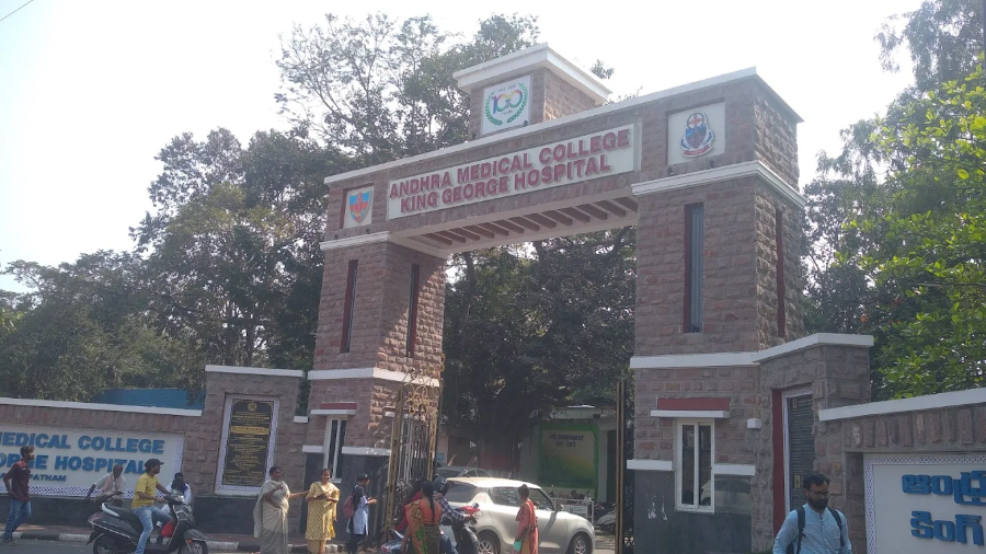 Andhra Medical College, Visakhapatnam - College Image