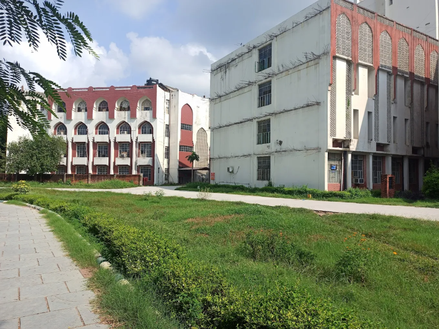Hamdard Institute of Medical Sciences and Research, New Delhi - College Image