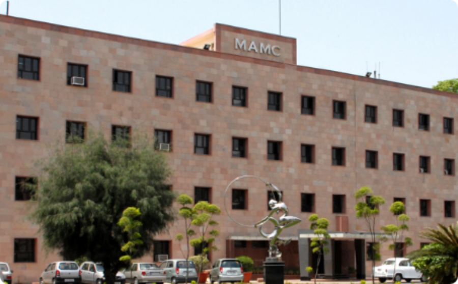 Maulana Azad Medical College, New Delhi - College Image