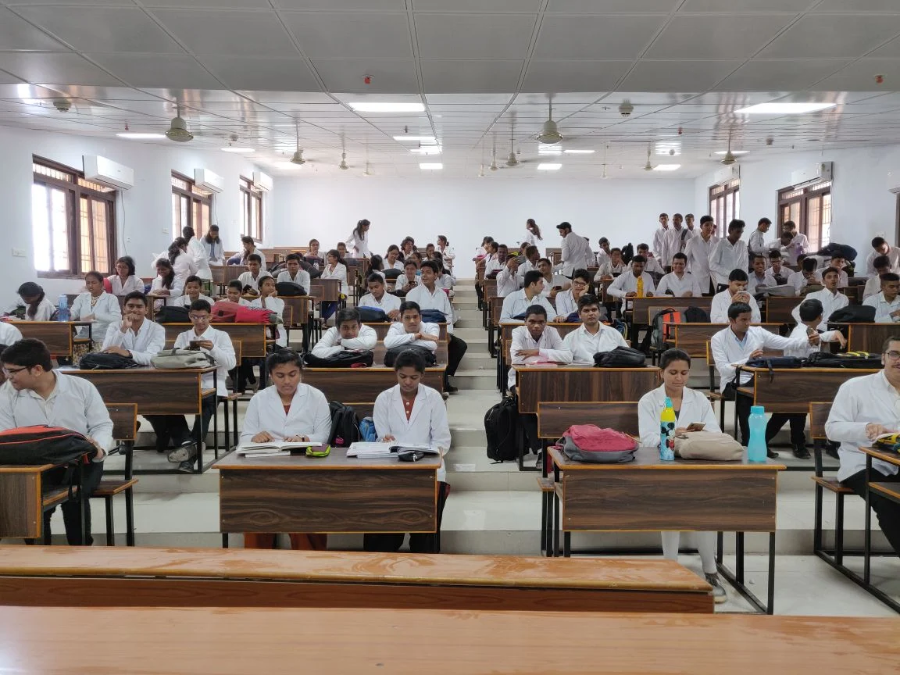 Bharat Ratna Atal Bihari Vajpayee Memorial Medical College, Rajnandgaon - College Image