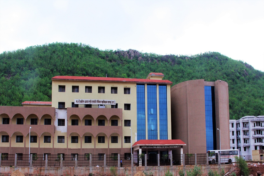 Late Shri Lakhi Ram Agrawal Memorial Govt. Medical College, Raigarh - College Image