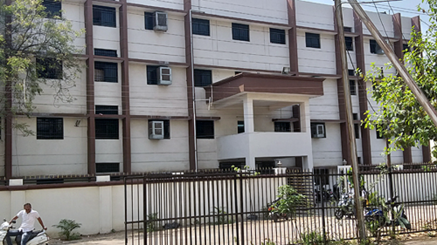 Pt J N M Medical College, Raipur - College Image