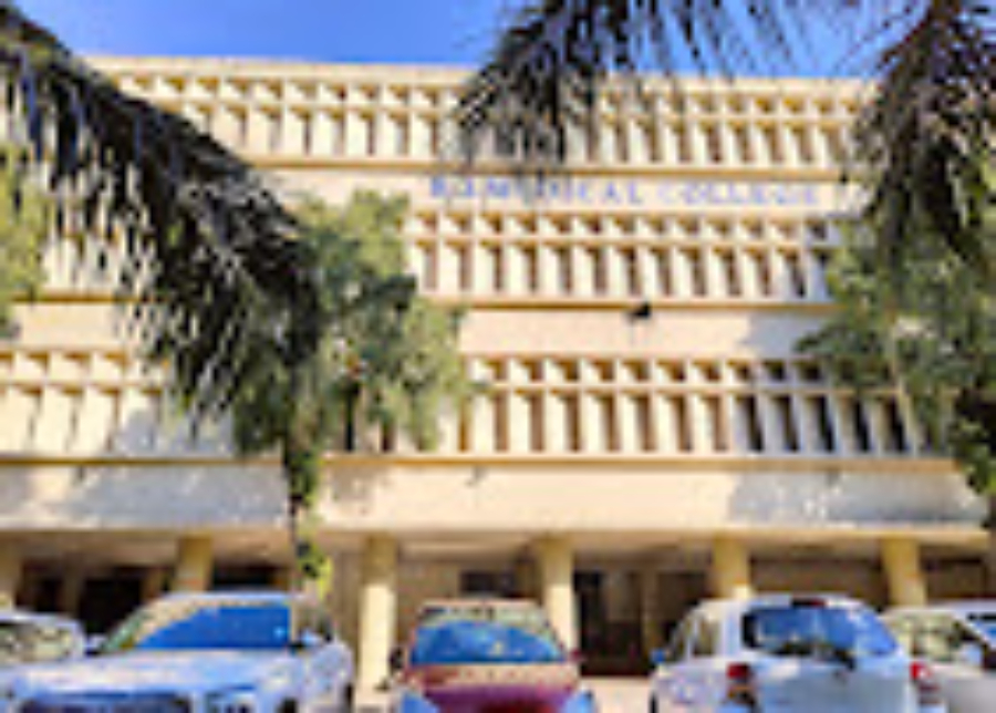 B J Medical College, Ahmedabad - College Image