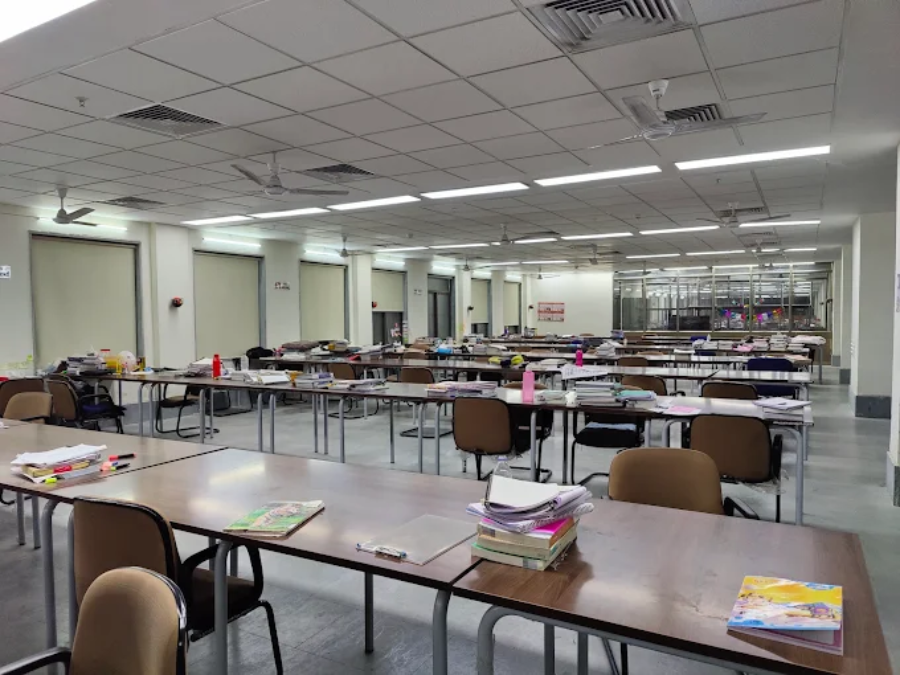 B J Medical College, Ahmedabad - College Image