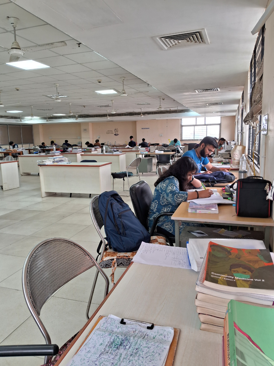 GMERS Medical College, Ahmedabad - College Image