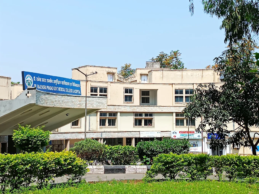 Dr. Rajendar Prasad Government Medical College, Tanda - College Image