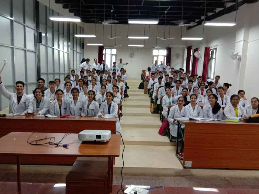 Dr. Radhakrishnan Government Medical College, Hamirpur - College Image