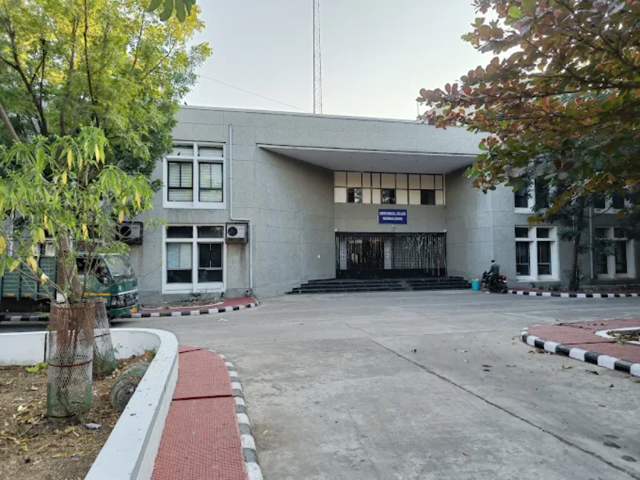 GMERS Medical College, Godhra - College Image