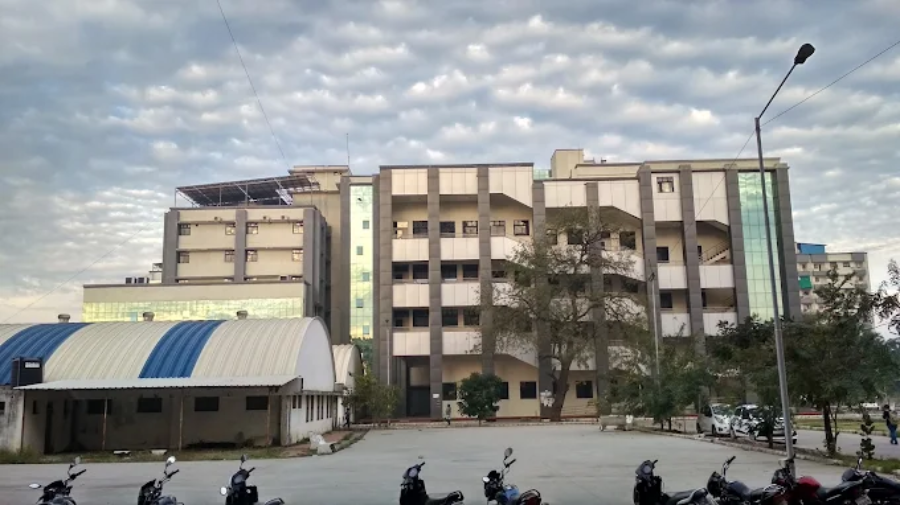 GMERS Medical College, Gotri - College Image