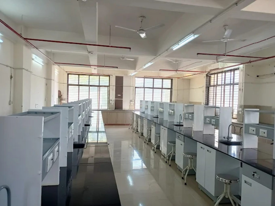 GMERS Medical College, Porbandar - College Image