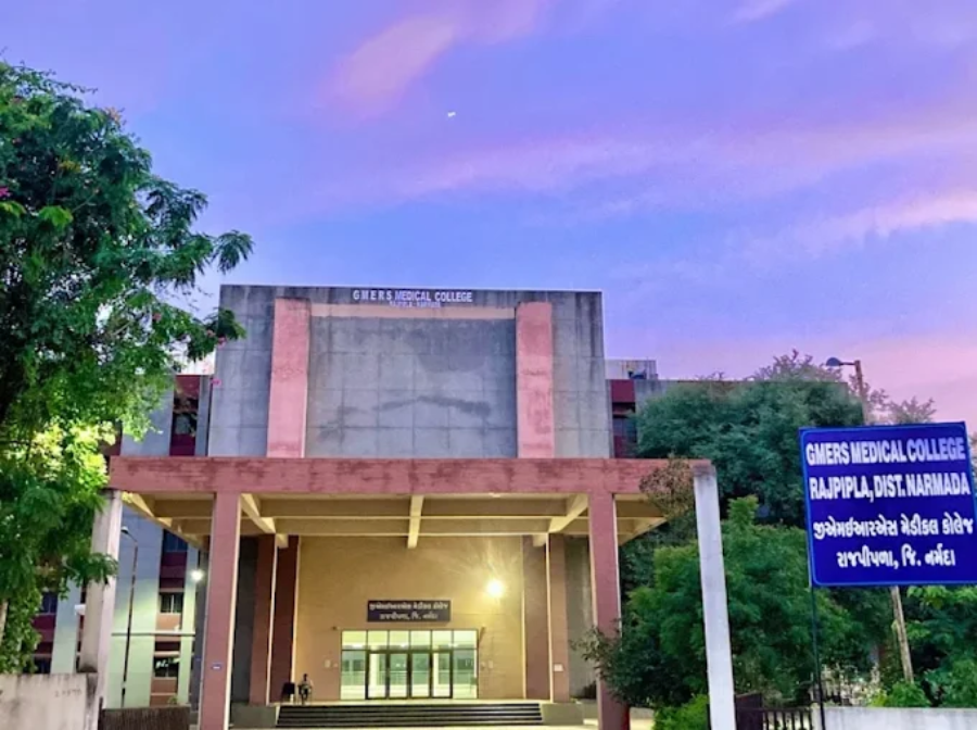 GMERS Medical College, Rajpipla - College Image