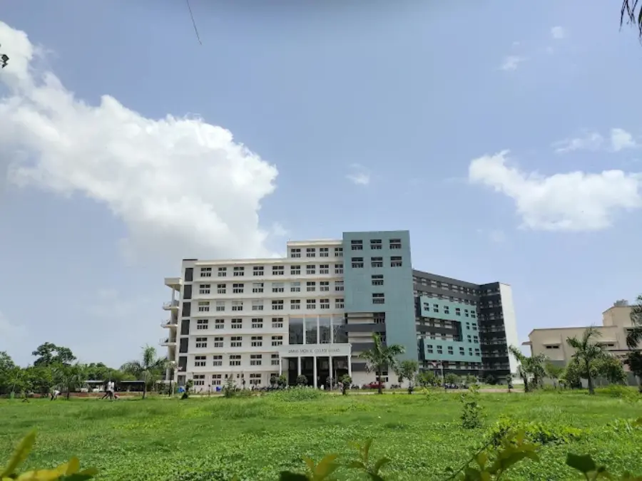 GMERS Medical College, Valsad - College Image