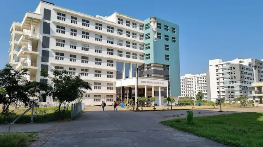 GMERS Medical College, Valsad - College Image