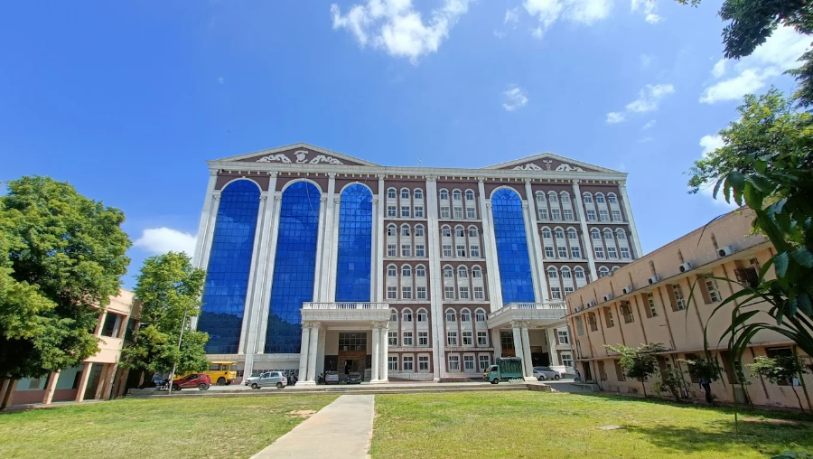 Bangalore Medical College and Research Institute, Bangalore - College Image