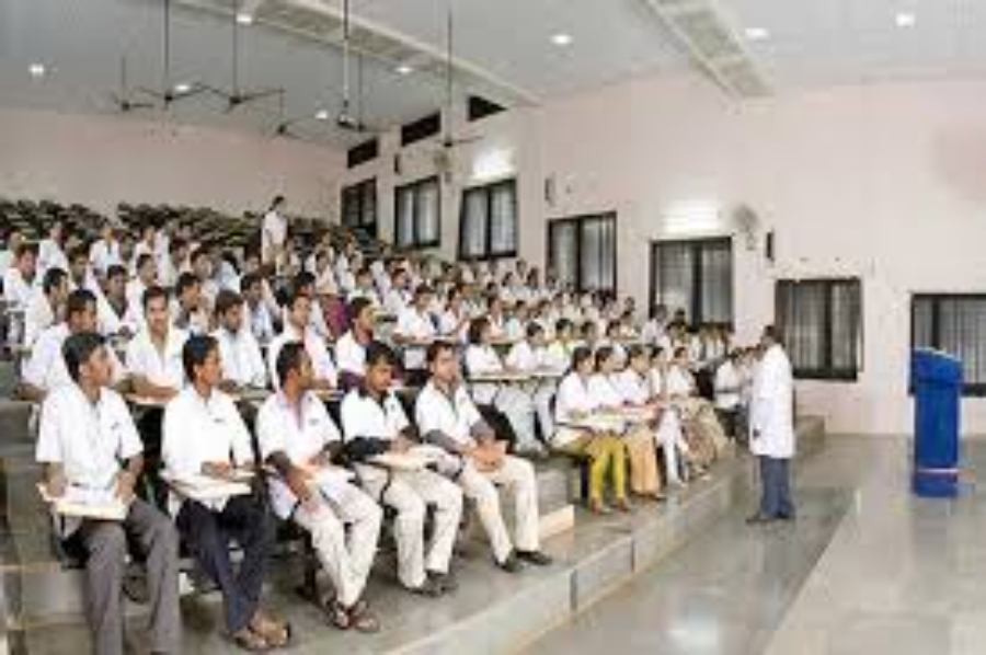 Government Medical College, Bhavnagar - College Image