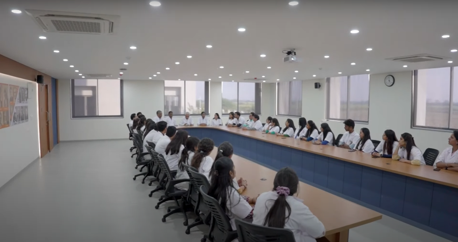 Kiran Medical College, Surat - College Image