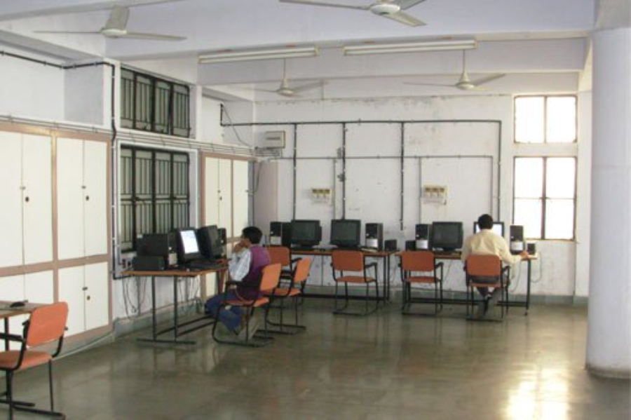 Pandit Deendayal Upadhyay Medical College, Rajkot - College Image