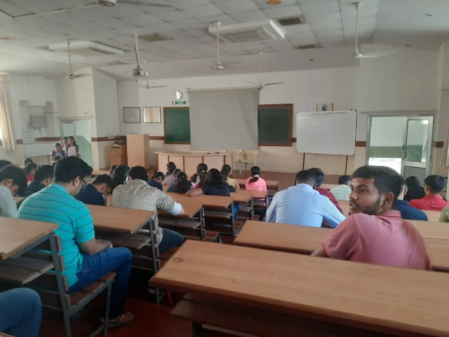 Pramukhswami Medical College, Karmsad - College Image